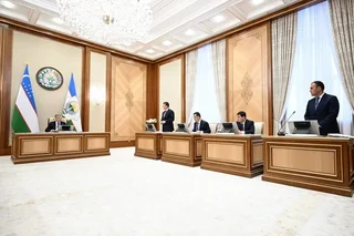 Shavkat Mirziyoyev Jizzax viloyatidagi islohotlar natijalari va rivojlanish rejalarini muhokama qildi