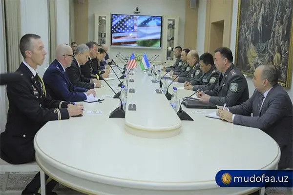 Minister of Defense of Uzbekistan receives the head of the United States Central Command
