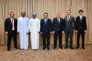 Bakhtiyor Saidov meets with the General Director of Oman Flour Mills