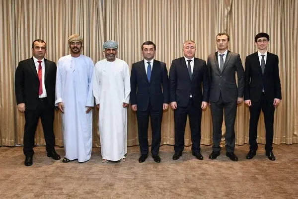 Bakhtiyor Saidov meets with the General Director of Oman Flour Mills