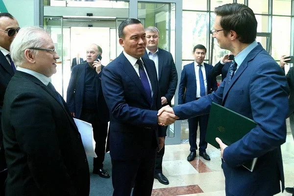Делегация Сурхандарьинской области подписала контракты с Венгрией на $124 млн.