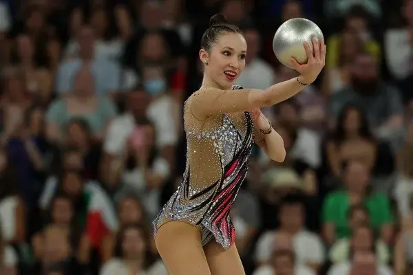 Тахмина Икромова завершила выступления в двух программах