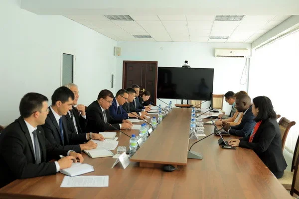A meeting with the World Bank mission takes place at the Statistics Agency