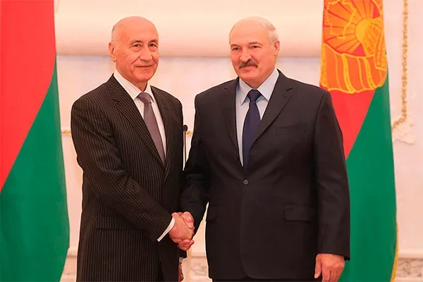 Ambassador of Uzbekistan presents his credentials to the President of Belarus