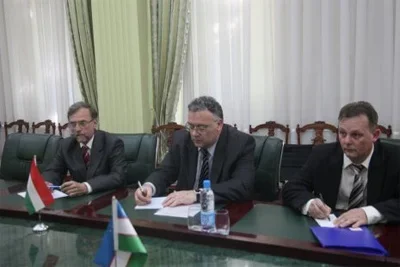 Hungarian envoy holds talks at MFERIT