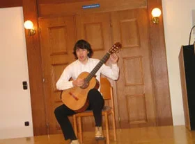 Parisian guitar virtuoso plays concert in Tashkent