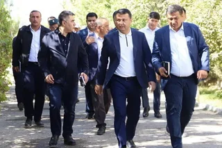 Республика ишчи гуруҳи Шофирконда бўлди