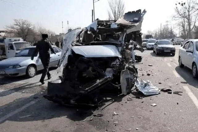 Truck collides with Lacetti and Minibus in Jizzakh region: Three dead, 15 injured
