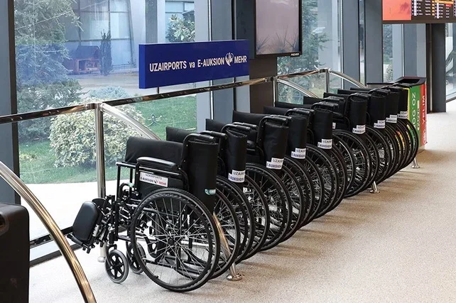 Toshkent aeroporti ijtimoiy tashabbus doirasida 30 ta nogironlar aravachasiga ega bo'ldi