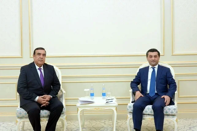 O‘zbekiston tashqi ishlar vaziri Tojikiston elchisi bilan uchrashib, strategik hamkorlikni muhokama qildi