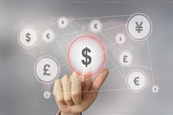Uzbek soum Weakens Against US Dollar Amid Gold Decline
