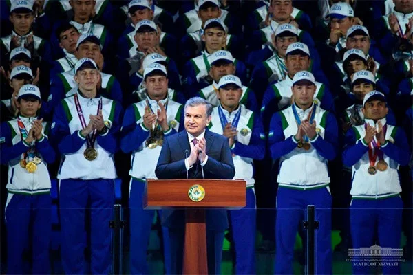 Президент принял участие в церемонии открытия Humo Arena