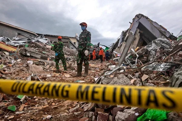 Reuters: Indonesia earthquake death toll rises to 310