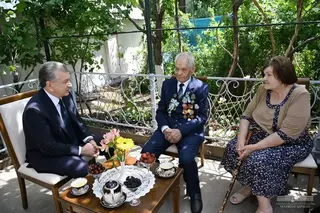 President of Uzbekistan visits veterans