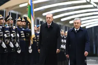 Solemn welcoming ceremony of Turkish President takes place at Kuksaroy Residence
