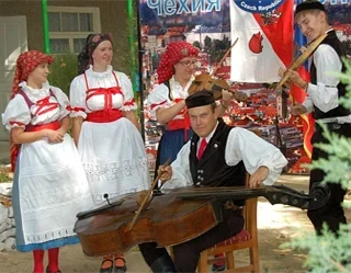 Czech folk group visits Uzbekistan