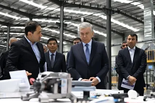 Prezident Zomin texnoparkida amalga oshirilayotgan loyihalarning borishi bilan tanishdi