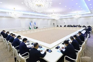 Обсуждены меры по развитию промышленных зон