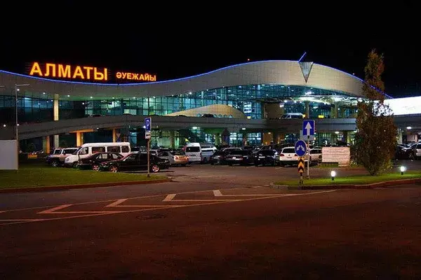 Протестующие захватили аэропорт Алматы