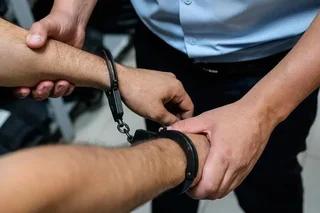 Сотрудники СГБ Узбекистана задержали должностных лиц при получении взятки