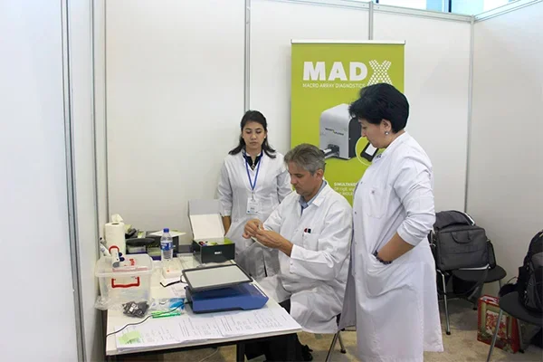 Посетителей выставки «InnoWeek» протестировали на наличие потенциальных факторов аллергии