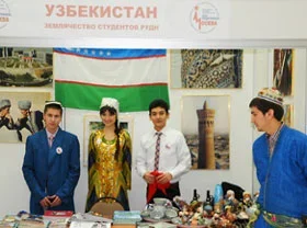 Uzbek students present national exhibition in Moscow