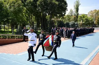 В Ташкенте почтили память Ислама Каримова