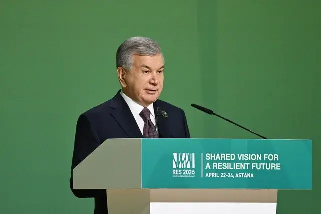 Ўзбекистон Президенти Минтақавий экологик саммит кўргазмаси билан танишди