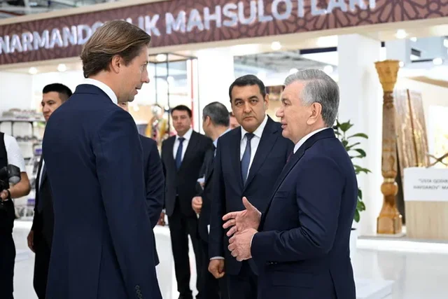 Мирзиёев посетил центр инвесторов в Фергане