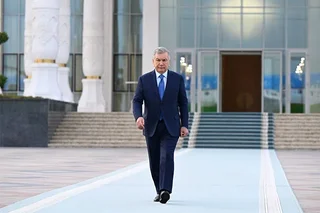 Шавкат Мирзиёев отбыл в Баку для участия в форуме