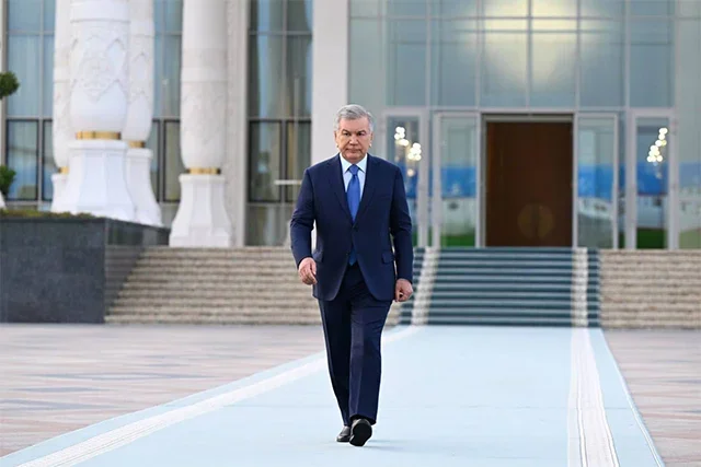 Ўзбекистон Президенти Озарбайжонга жўнаб кетди