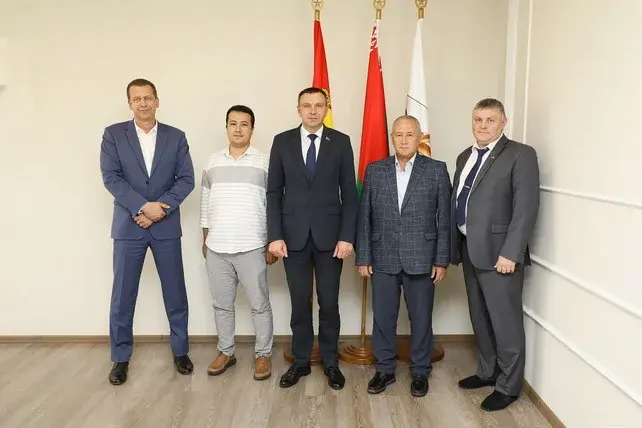 O‘zbek kompaniyasi AGROMAX TECHNIC vakillari “Bobruyskagromash”ga tashrif buyurishdi