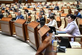 Senat 13-iyun kuni yalpi majlis chaqiradi