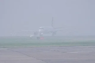Dense Fog Covers Several Regions of Uzbekistan, Visibility in Some Areas Drops to 50 Meters
