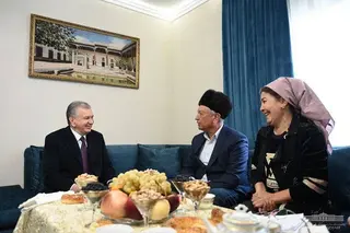 President gets acquainted with a mahalla life