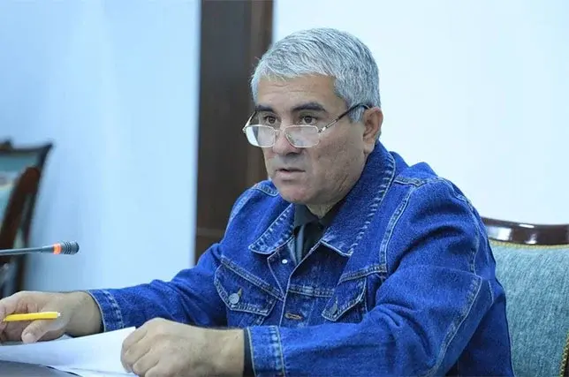 Бухоро вилояти ҳокими рухсатномасиз хусусий боғчани бузишга чақирди