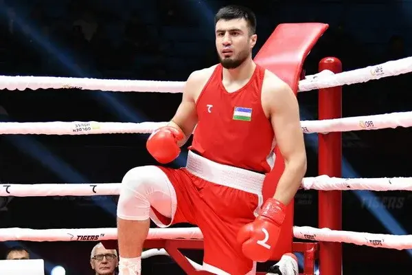 Баходир Джалолов победил Игоря Шевадзуцкого в десятираундовом бою