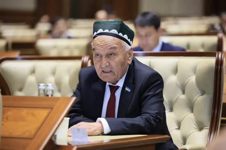 Сенат Узбекистана одобрил поправки в закон о защите потребителей