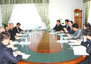 Korea Communication Committee delegation visits Uzbekistan 