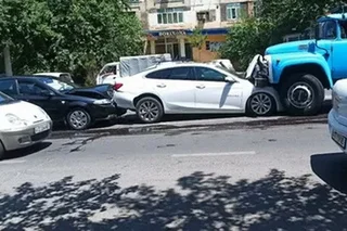 Six cars involved in an accident in Tashkent