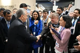 Президент Узбекистана посетил Национальный павильон на COP-29