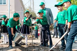 Uzbekistan Schools Hold Nationwide “Grow Your Garden” Contest