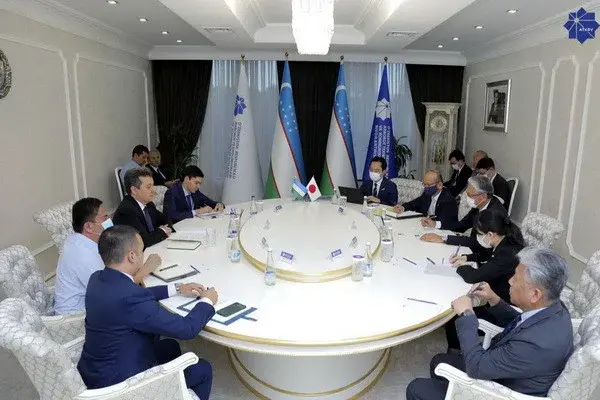 Министр ИКТ провел встречу с депутатом палаты Парламента Японии