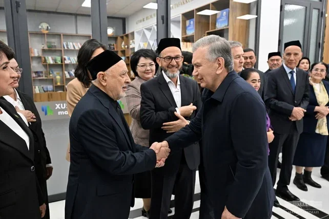 Президент ознакомился с преобразованиями в махалле «Хушнуд»