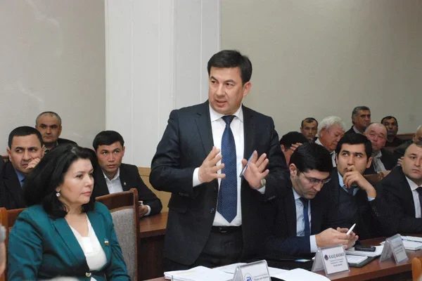 Проблемы электората УзЛиДеП решаются в ходе открытых диалогов