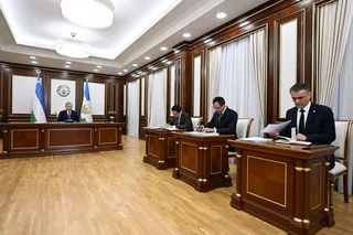 Mirziyoyev inflyatsiya va iqtisodiy oʻsishni jilovlash choralarini muhokama qildi