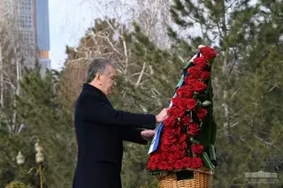 The memory of the First President honored