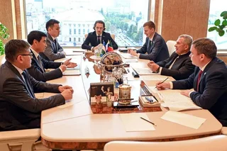 Глава Татарстана встретился с хокимом Чирчика