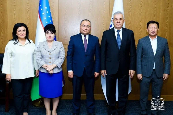 The Minister of Higher Education, Science and Innovation of Uzbekistan meets with the Minister of Education and Science of Tajikistan