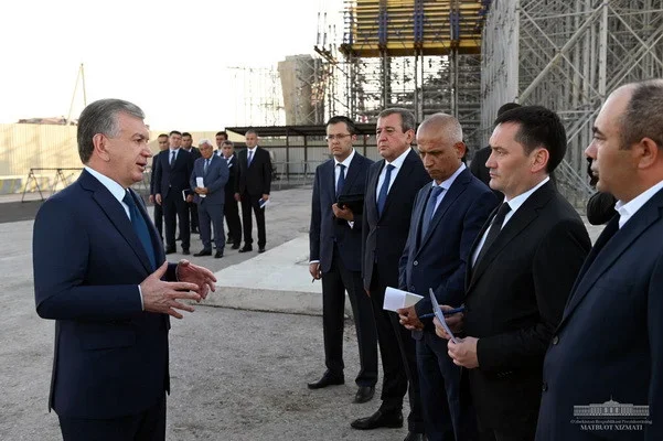 Uzbek President gets acquainted with projects for public transport development